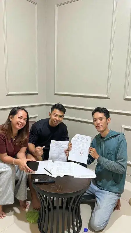 Penandatanganan kontrak keluarga